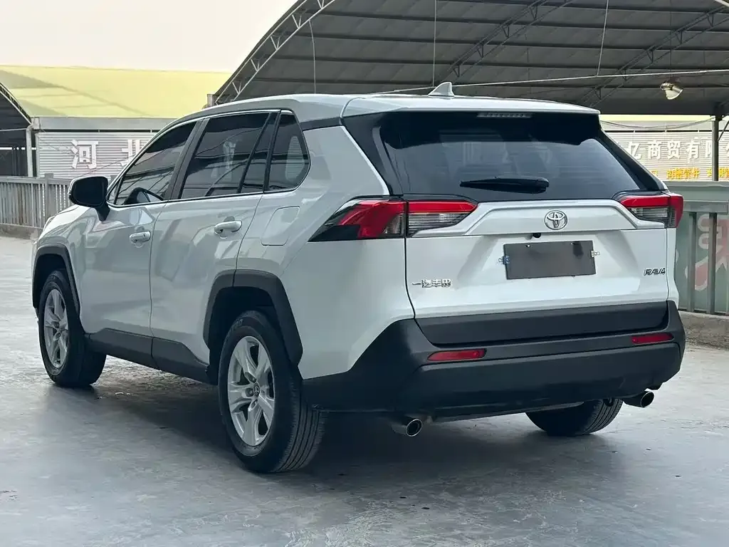 Toyota RAV4 2024 из CN, фото 9