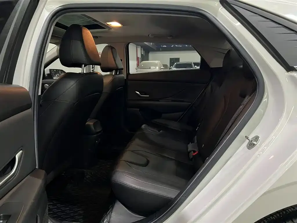 Hyundai Elantra 2021 из CN, фото 7