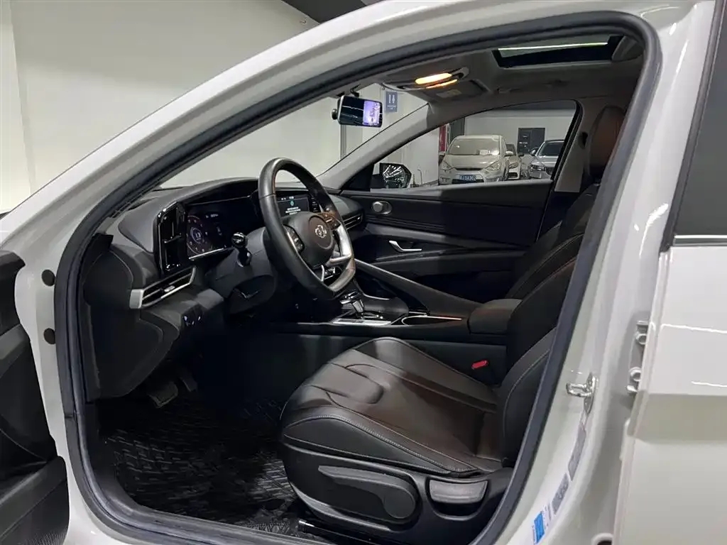 Hyundai Elantra 2021 из CN, фото 9