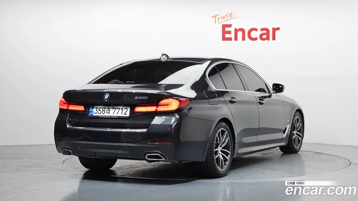 BMW 5-Series 2023 из KR, фото 3