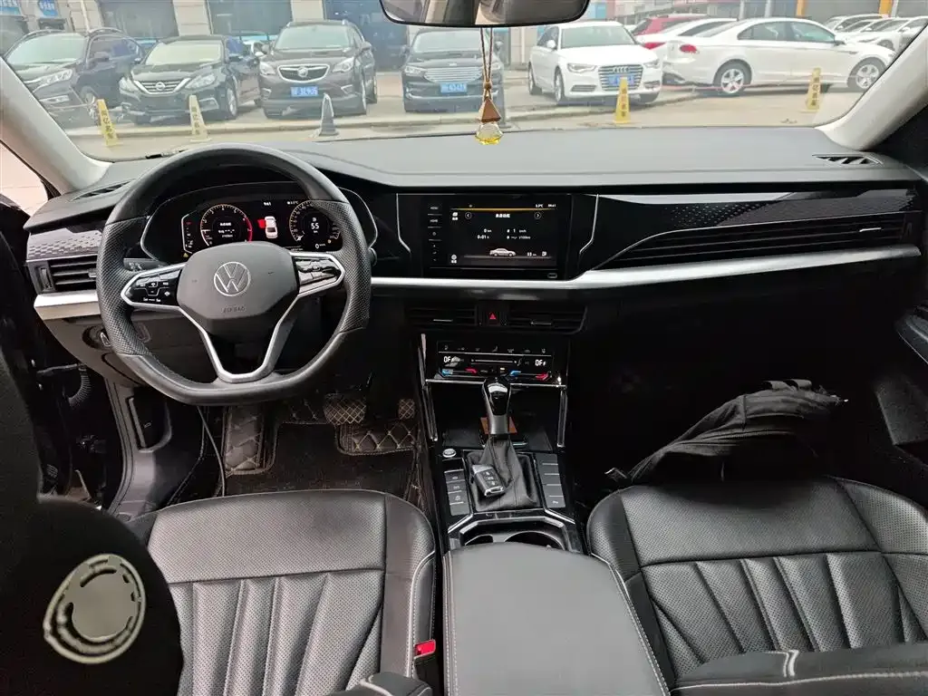 Volkswagen Passat 2023 из CN, фото 3