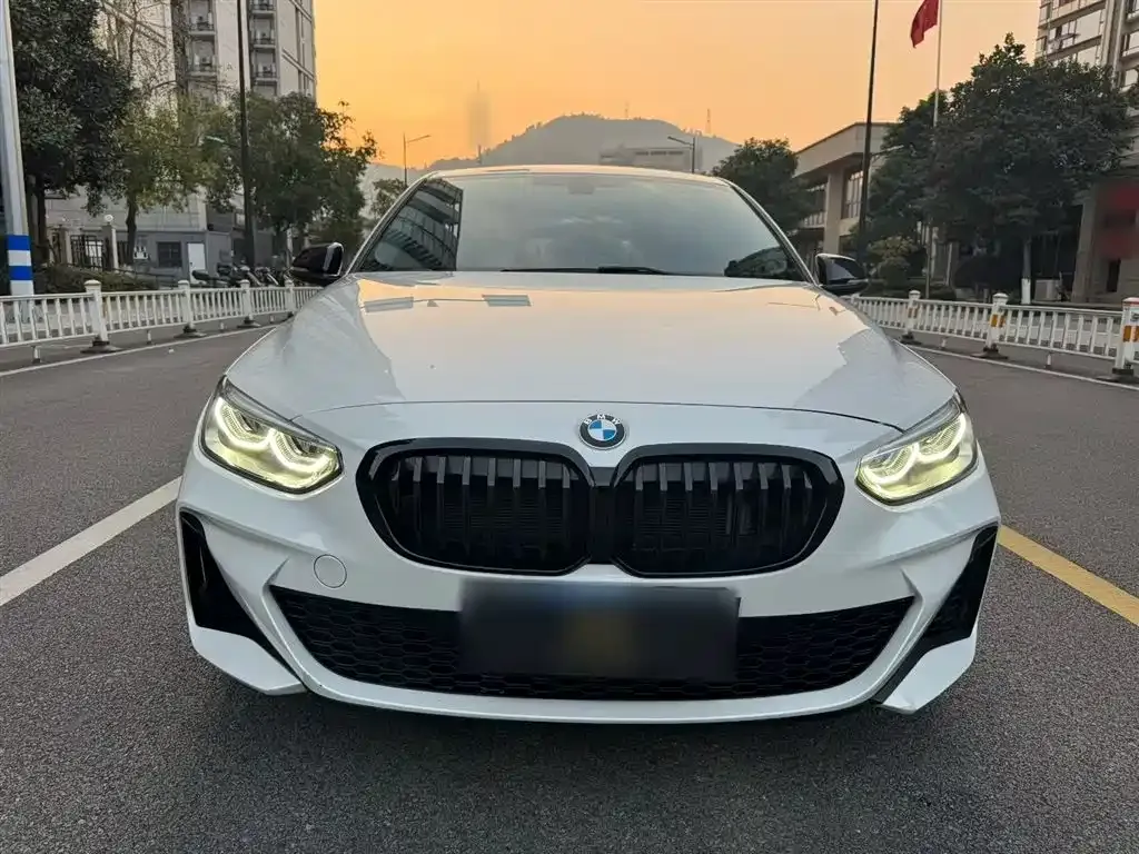 BMW 1 Series 2023 из CN, фото 8