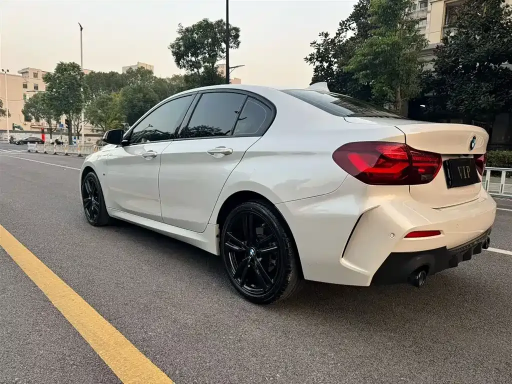 BMW 1 Series 2023 из CN, фото 10