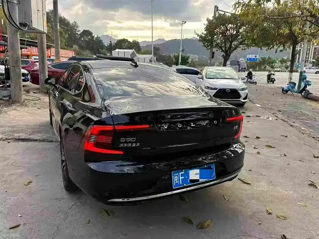 Volvo S90 2024 из CN, фото 3