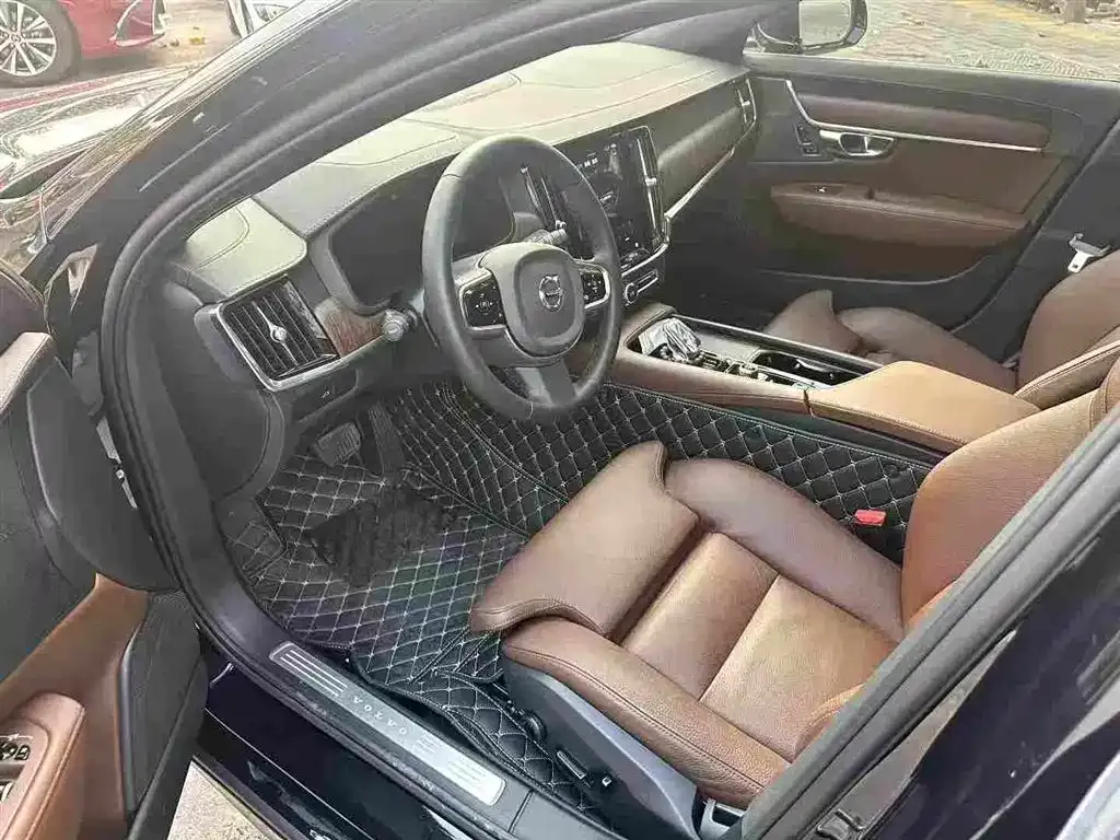 Volvo S90 2024 из CN, фото 2