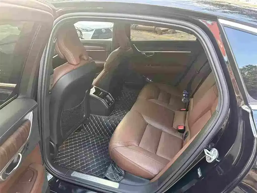 Volvo S90 2024 из CN, фото 6