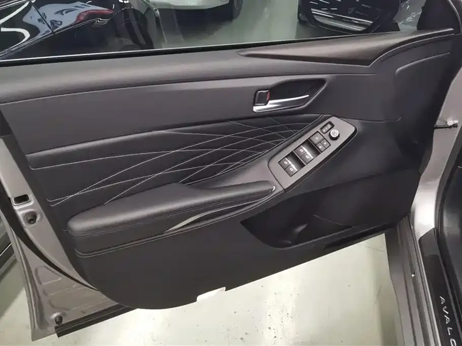 Toyota Avalon 2023 из CN, фото 9