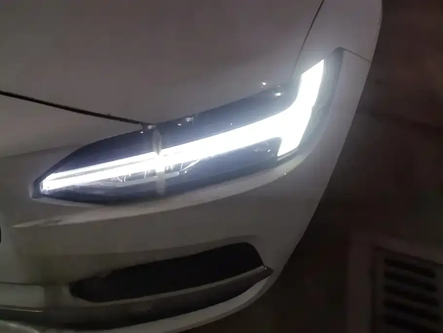 Volvo S90 PHEV 2023 из CN, фото 5