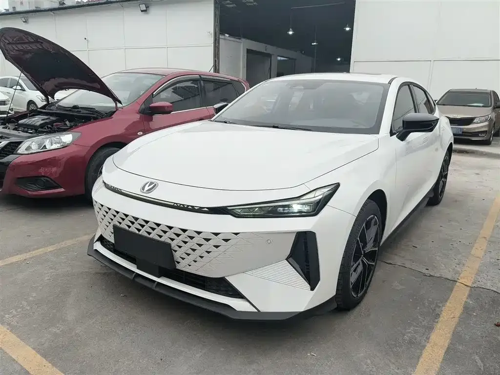 Changan UNI-V iDD 2025 из CN, фото 1