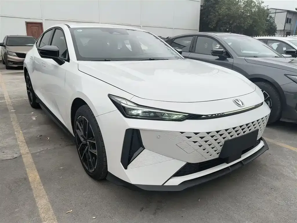 Changan UNI-V iDD 2025 из CN, фото 9