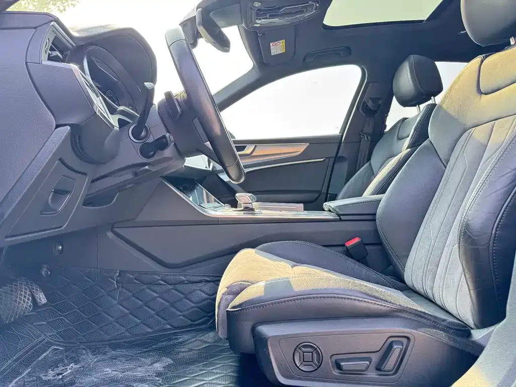 Audi A6L 2021 из CN, фото 4