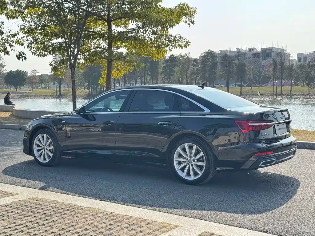 Audi A6L 2021 из CN, фото 6