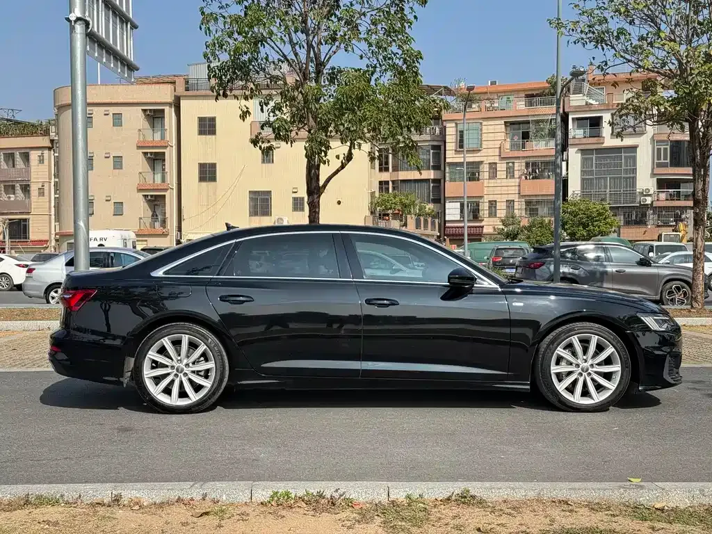 Audi A6L 2021 из CN, фото 9
