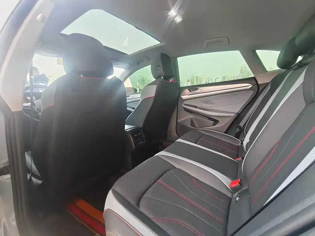 Volkswagen Lamando 2024 из CN, фото 6