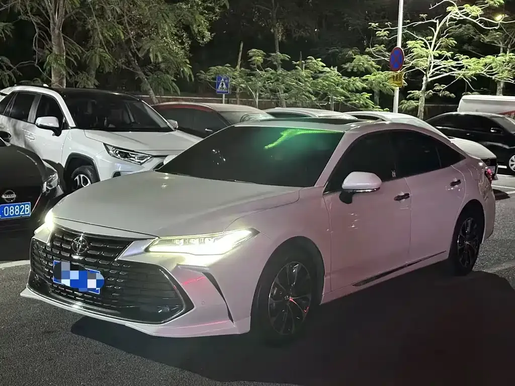Toyota Avalon 2022 из CN, фото 1