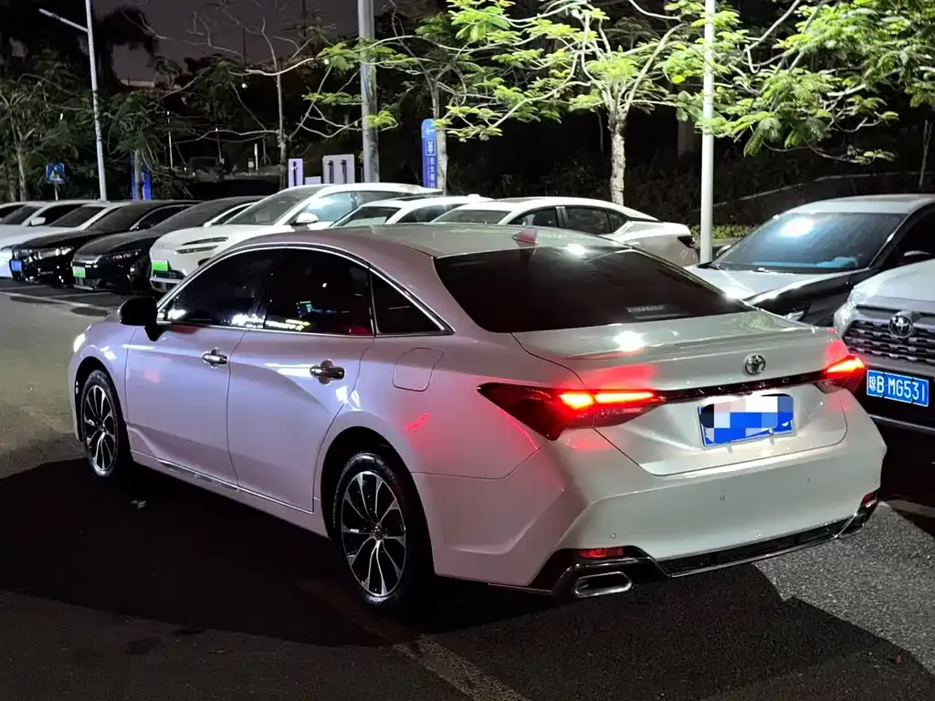 Toyota Avalon 2022 из CN, фото 4