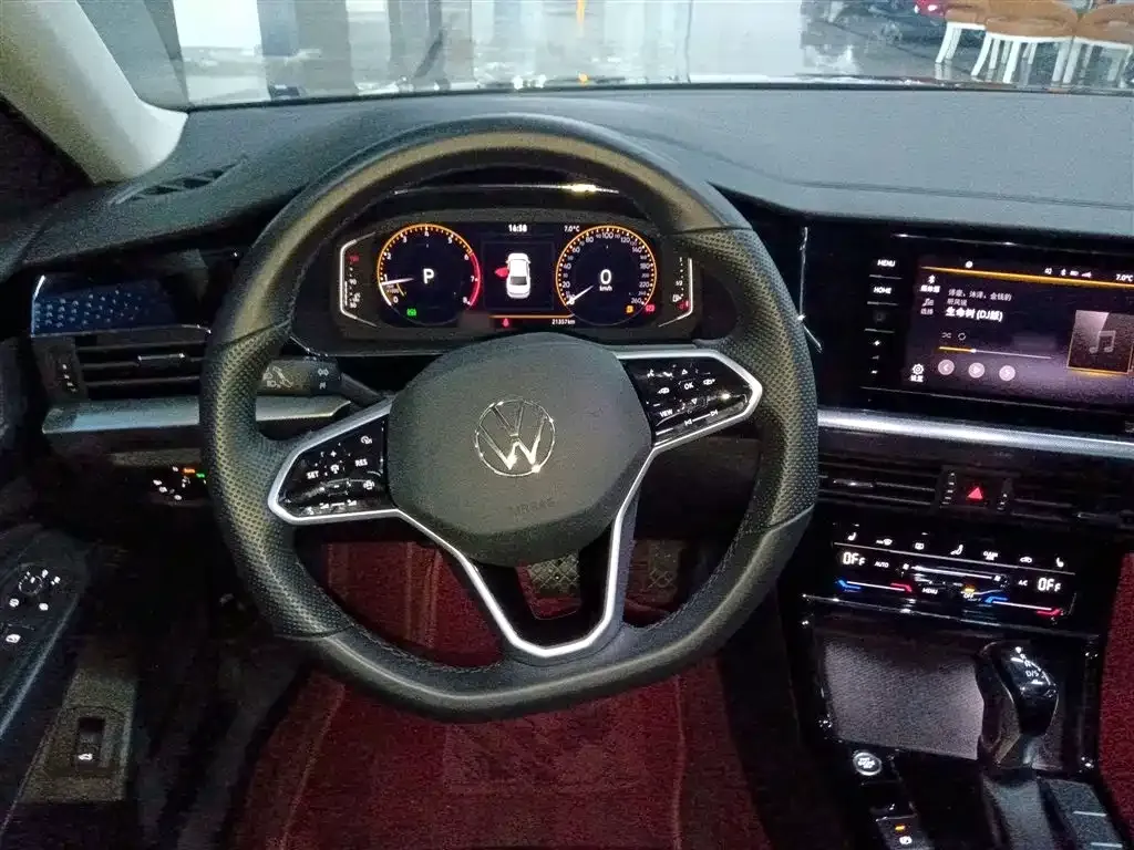Volkswagen Passat 2023 из CN, фото 2