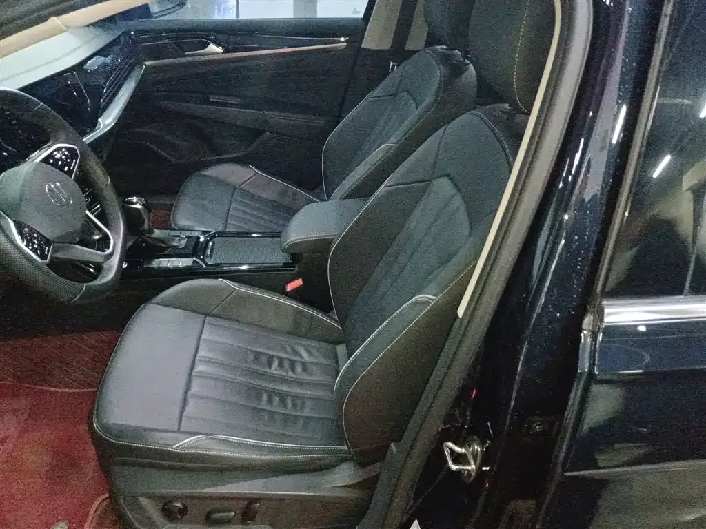 Volkswagen Passat 2023 из CN, фото 5