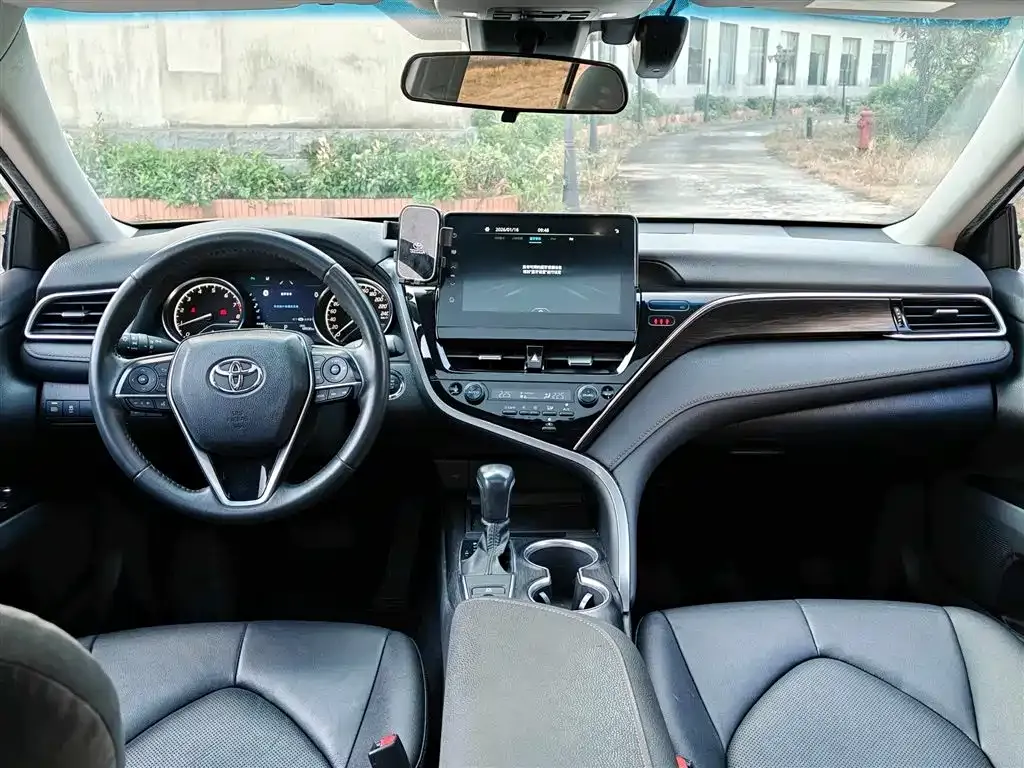 Toyota Camry 2021 из CN, фото 2