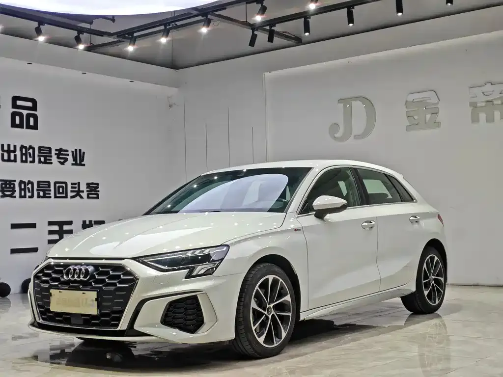 Audi A3 2022 из CN, фото 1