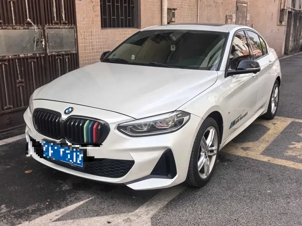 BMW 1 Series 2021 из CN, фото 1