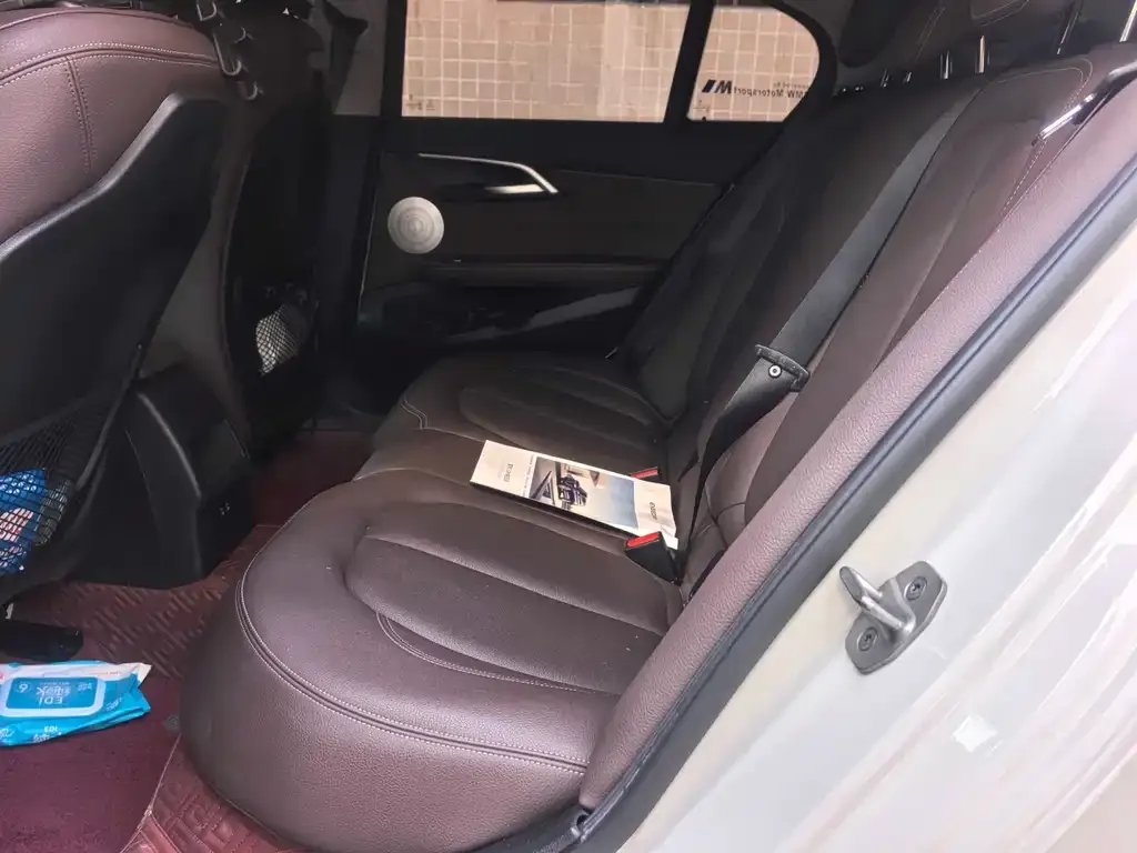 BMW 1 Series 2021 из CN, фото 8