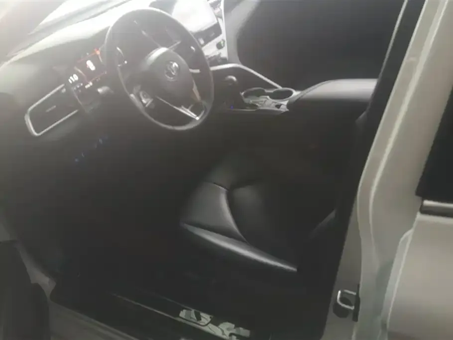 Toyota Camry 2023 из CN, фото 2