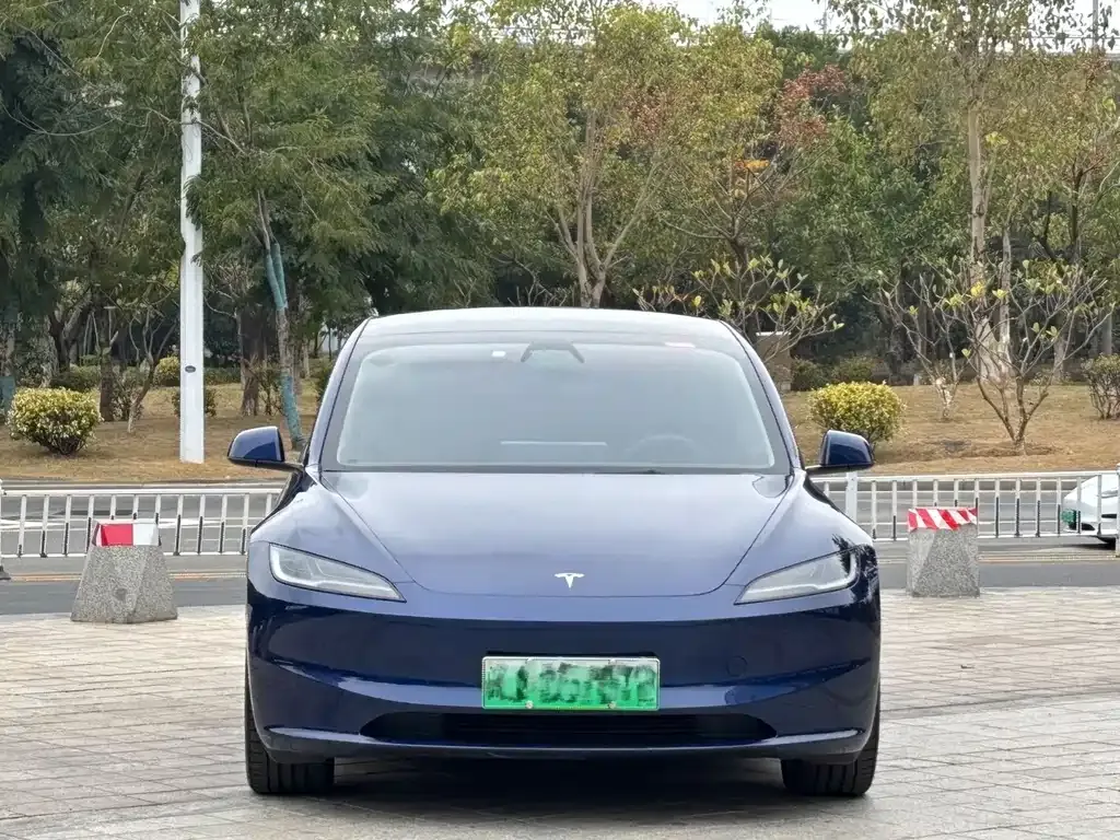 Tesla Model 3 — фото 10
