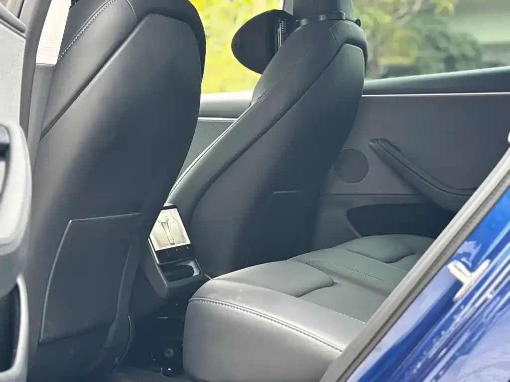 Tesla Model 3 — фото 3