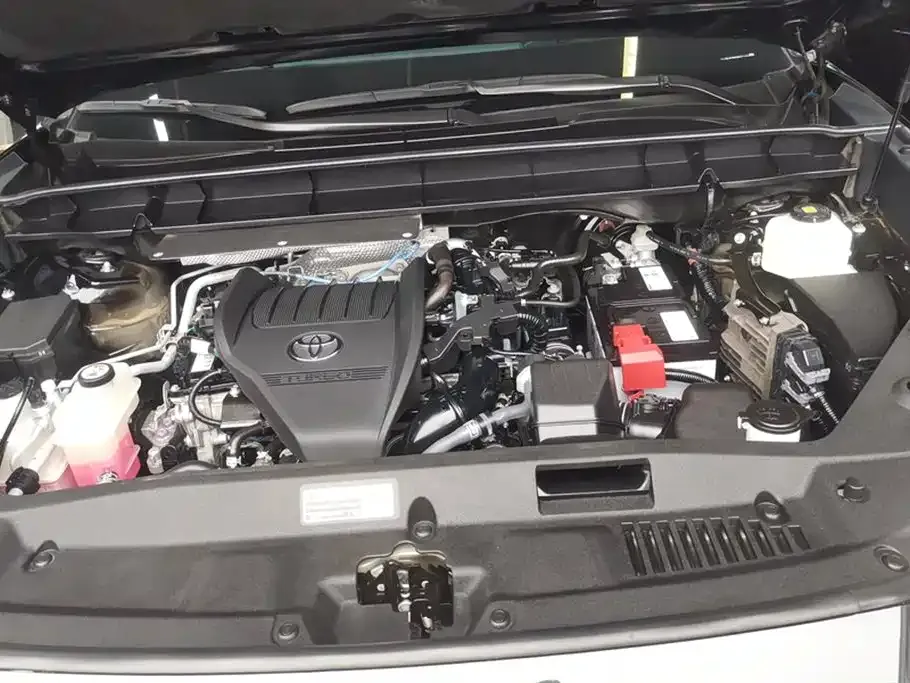 Toyota Crown Kluger 2024 из CN, фото 10