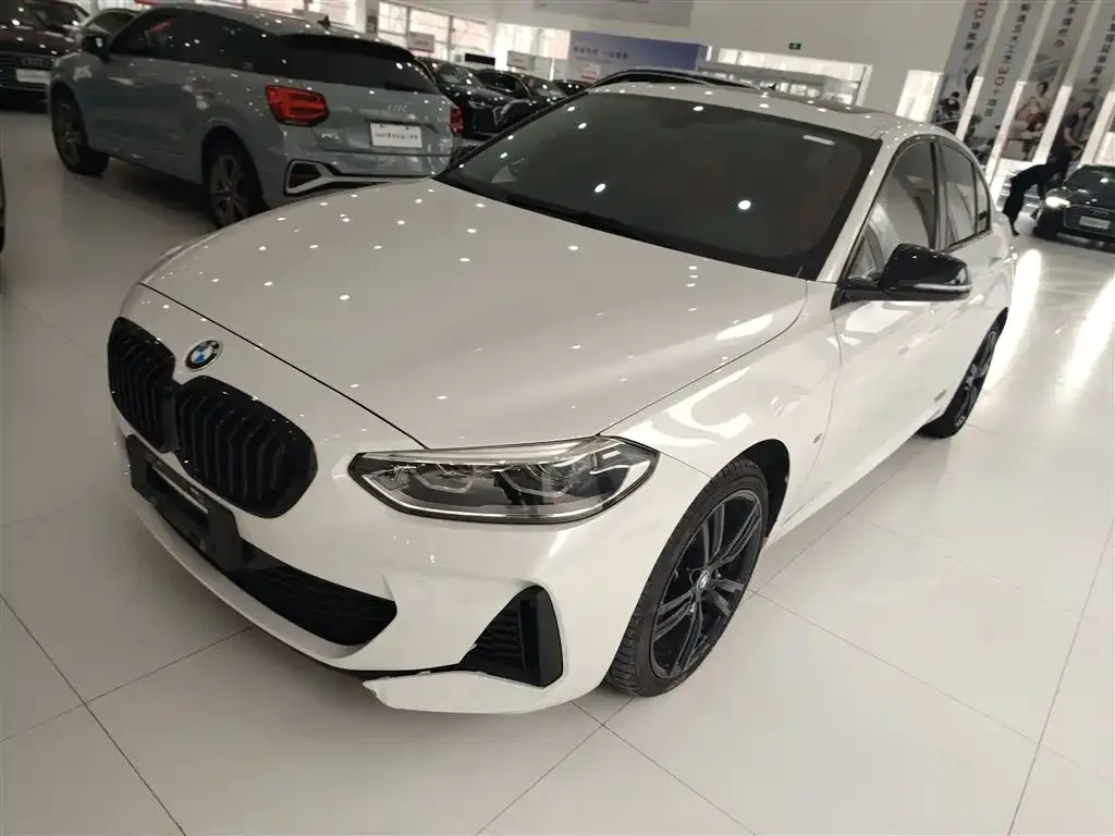 BMW 1 Series 2022 из CN, фото 1