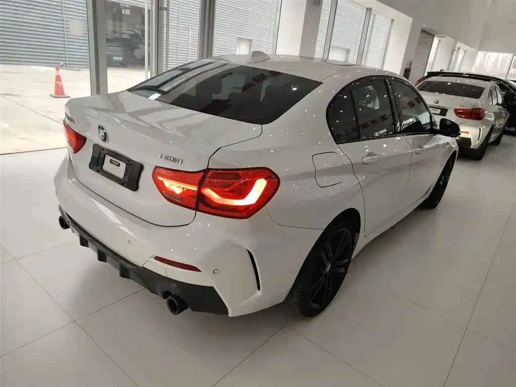 BMW 1 Series 2022 из CN, фото 8