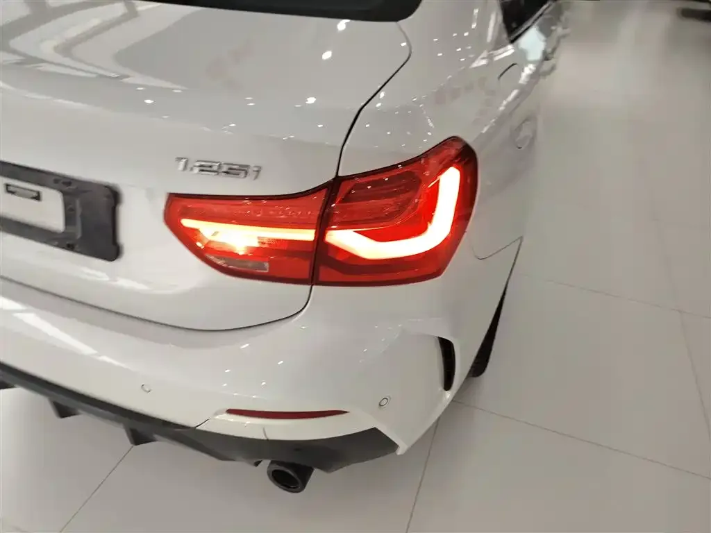 BMW 1 Series 2022 из CN, фото 3