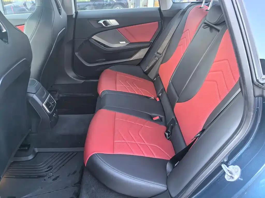 BMW 2 Series 2025 из CN, фото 9