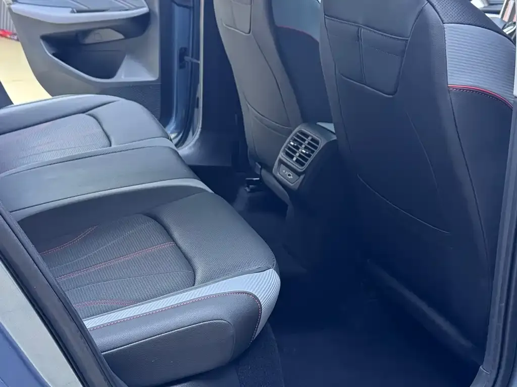 Volkswagen Lamando 2023 из CN, фото 8