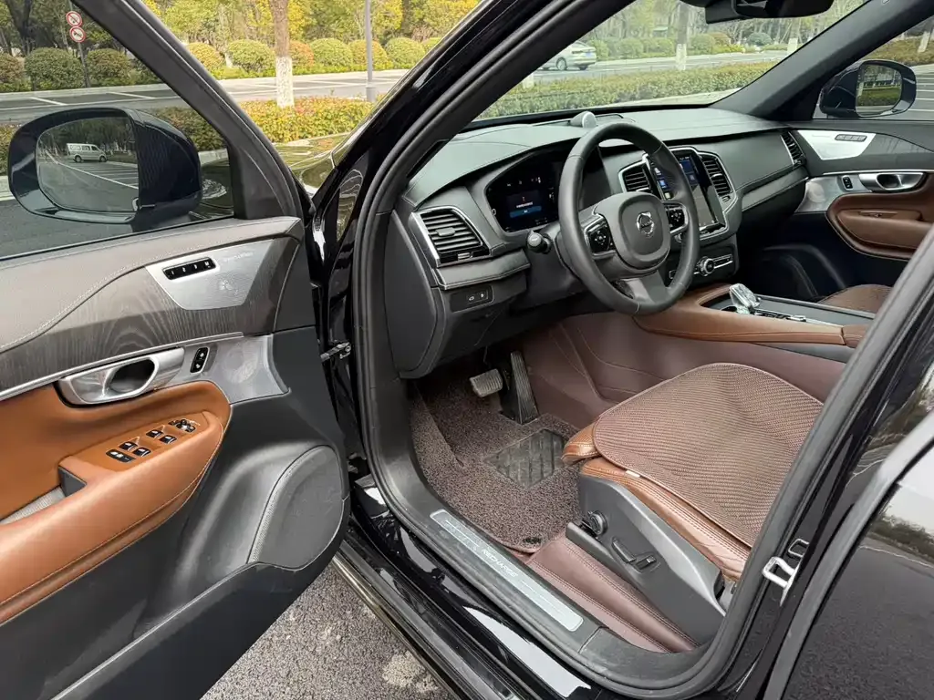 Volvo XC90 PHEV 2024 из CN, фото 6