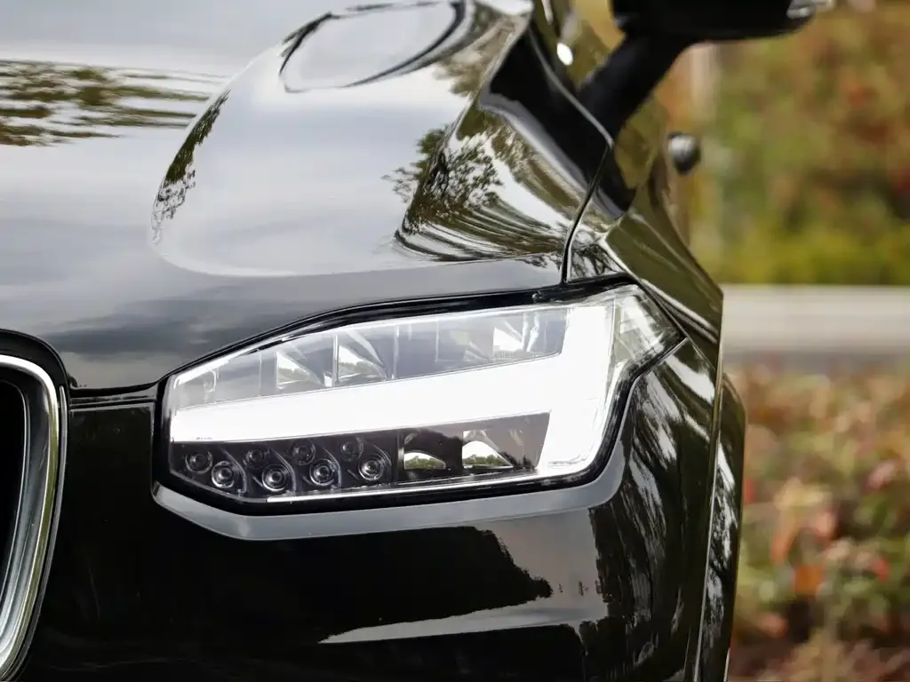 Volvo XC90 PHEV 2024 из CN, фото 3