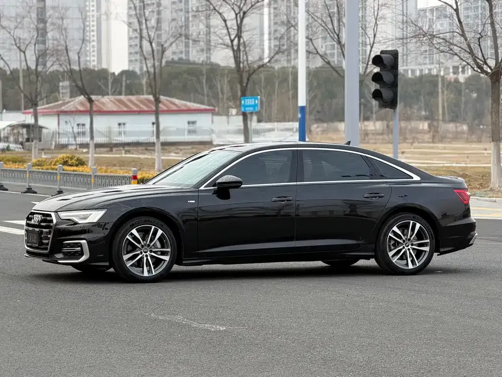 Audi A6L 2023 из CN, фото 1