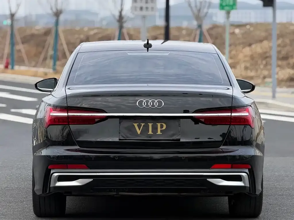 Audi A6L 2023 из CN, фото 4