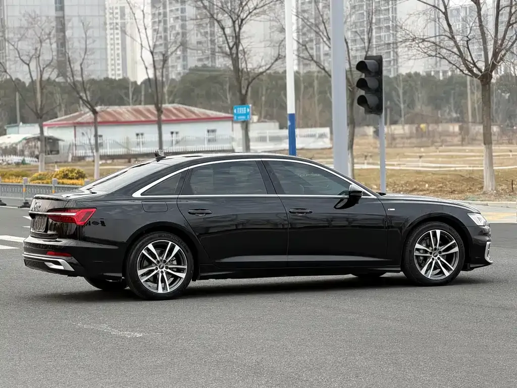 Audi A6L 2023 из CN, фото 8