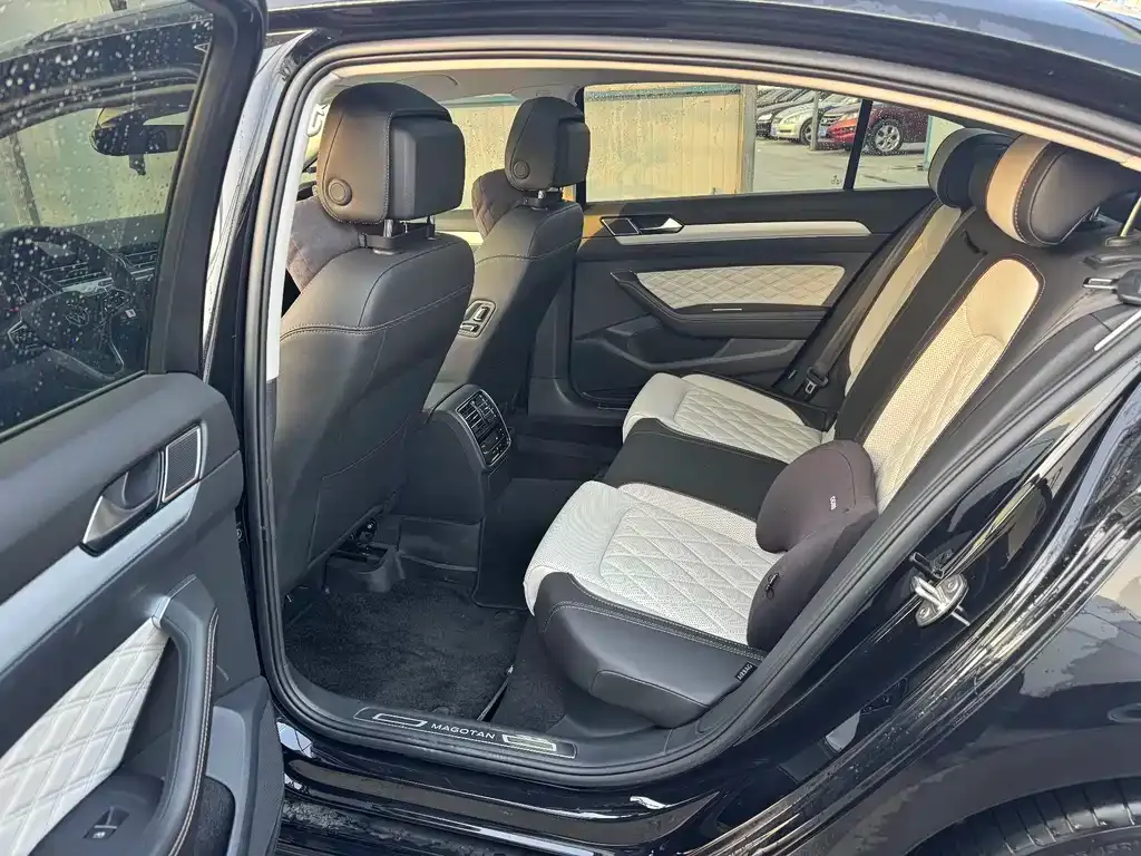 Volkswagen Magotan 2022 из CN, фото 9