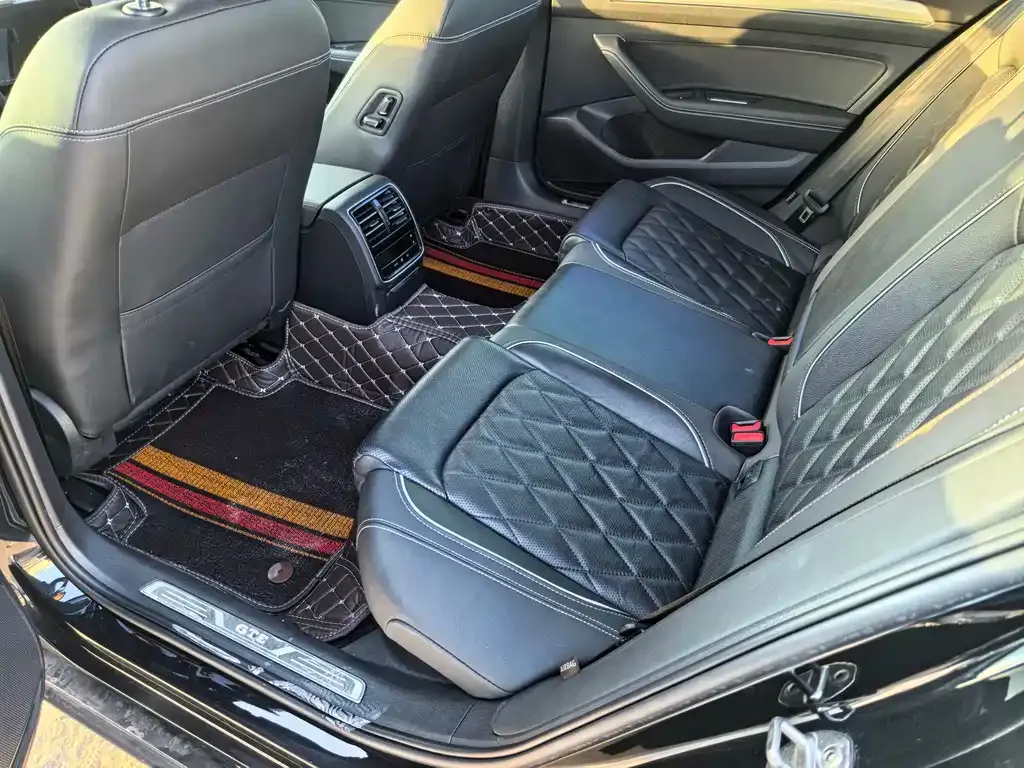 Volkswagen Magotan GTE PHEV 2022 из CN, фото 9