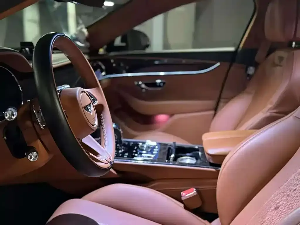 Bentley Flying Spur PHEV 2022 из CN, фото 2