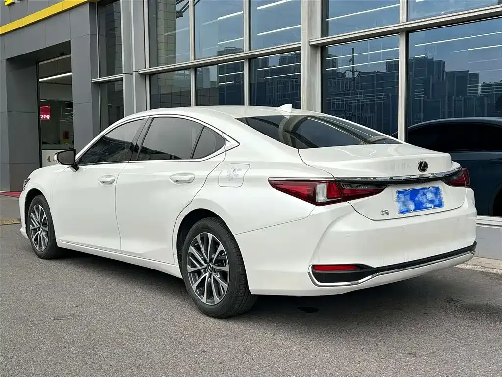 Lexus ES — фото 2