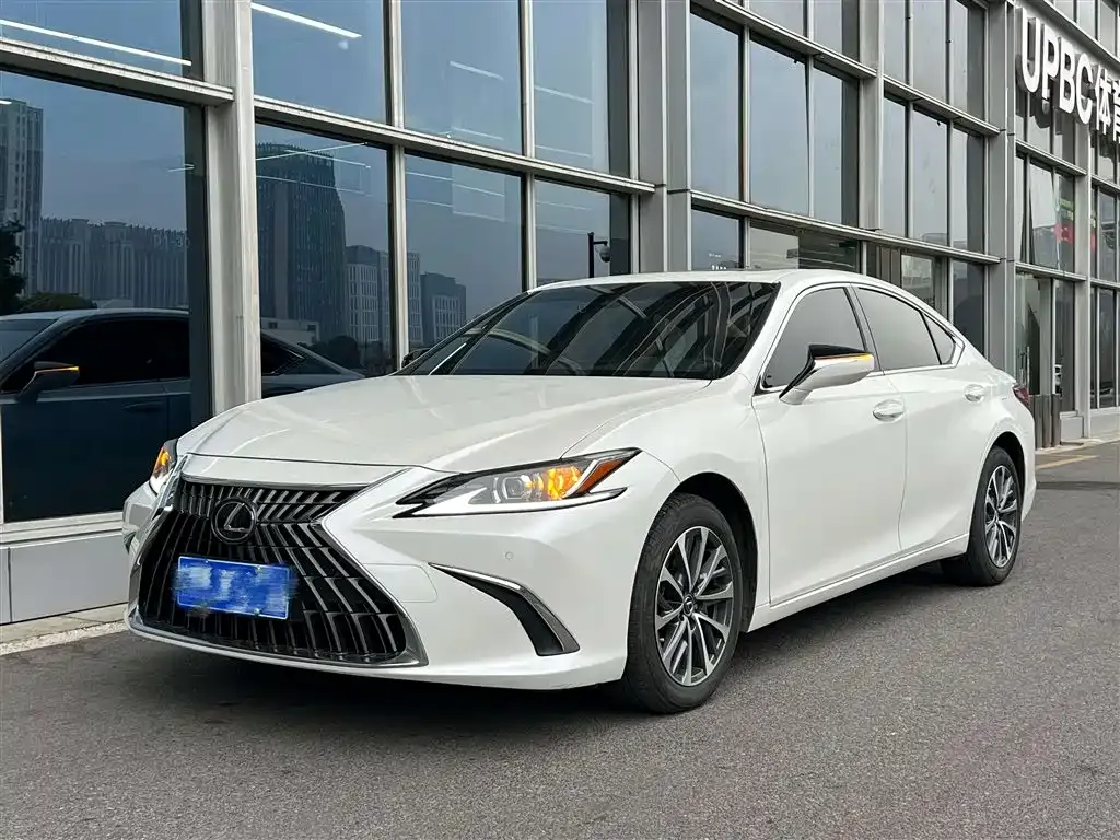 Lexus ES — фото 3