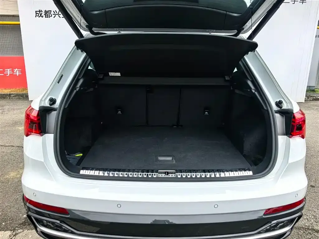 Audi Q3 2024 из CN, фото 4
