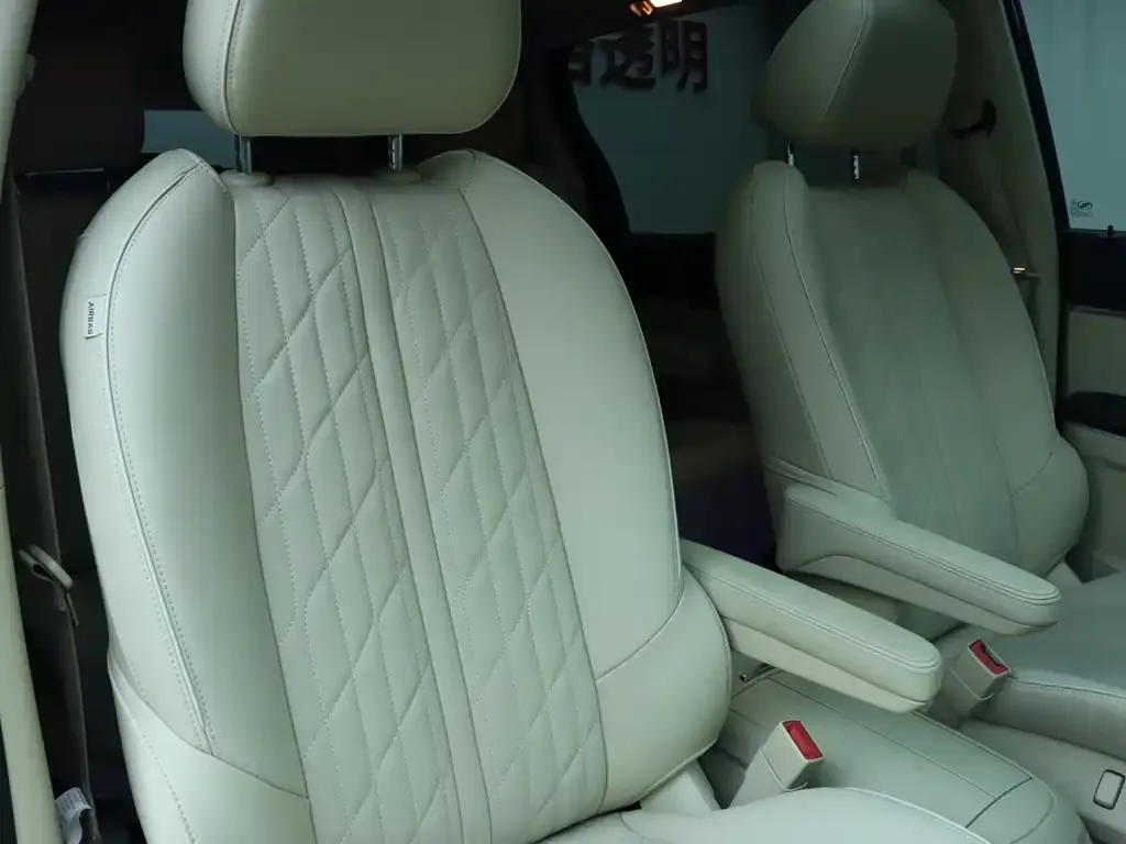 Buick GL8 2023 из CN, фото 4