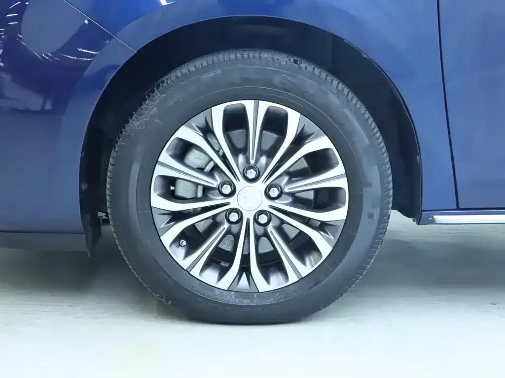 Buick GL8 2023 из CN, фото 5