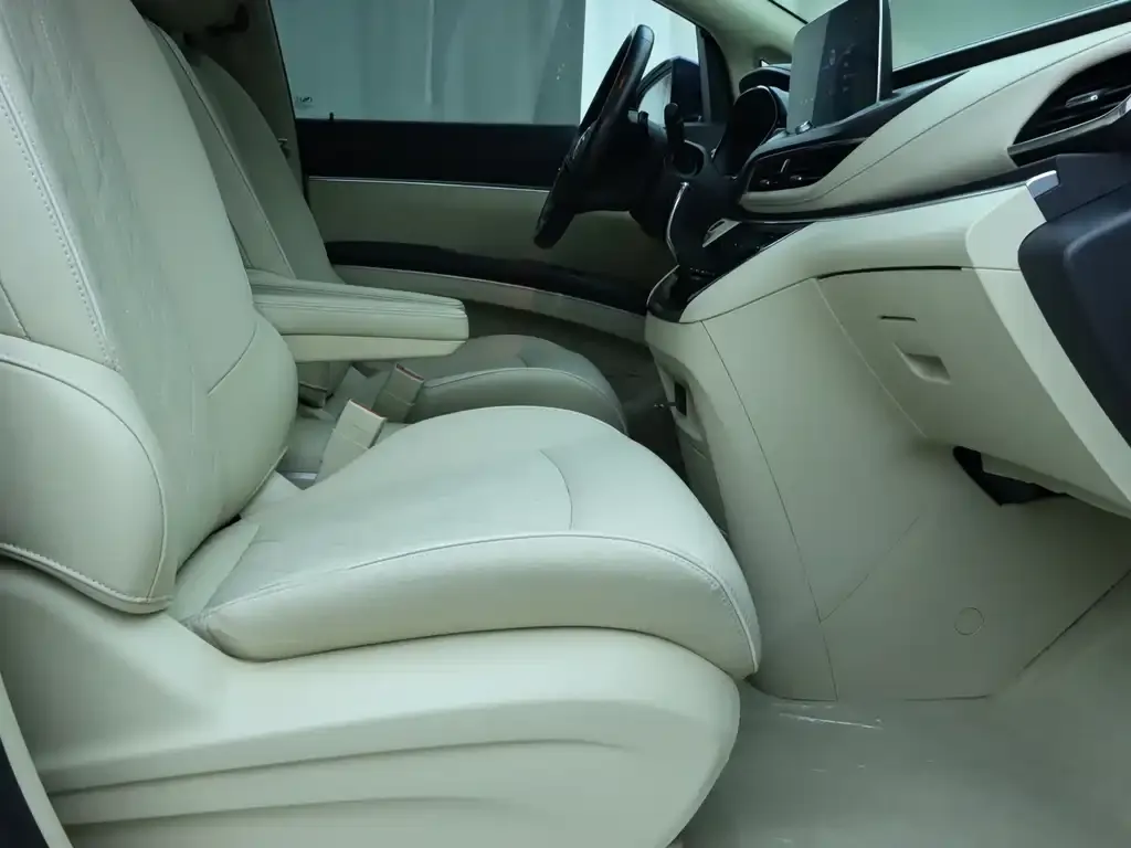 Buick GL8 2023 из CN, фото 8