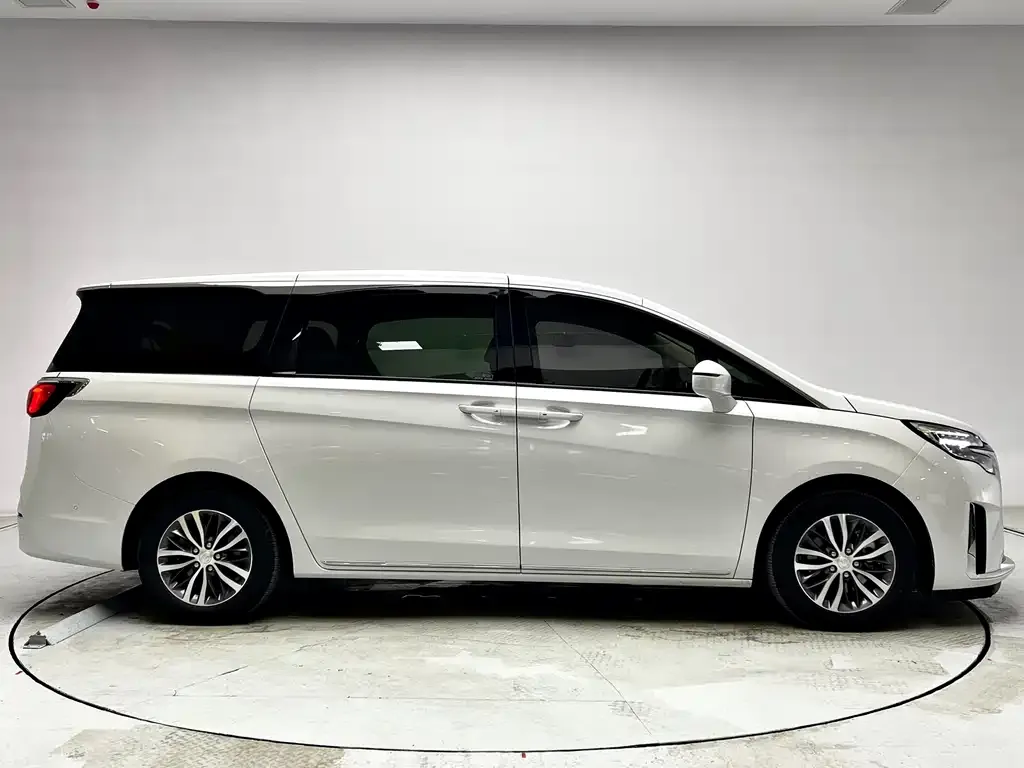 Buick GL8 2022 из CN, фото 8